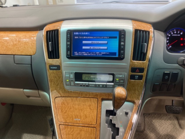 Toyota Alphard G Prim selection White